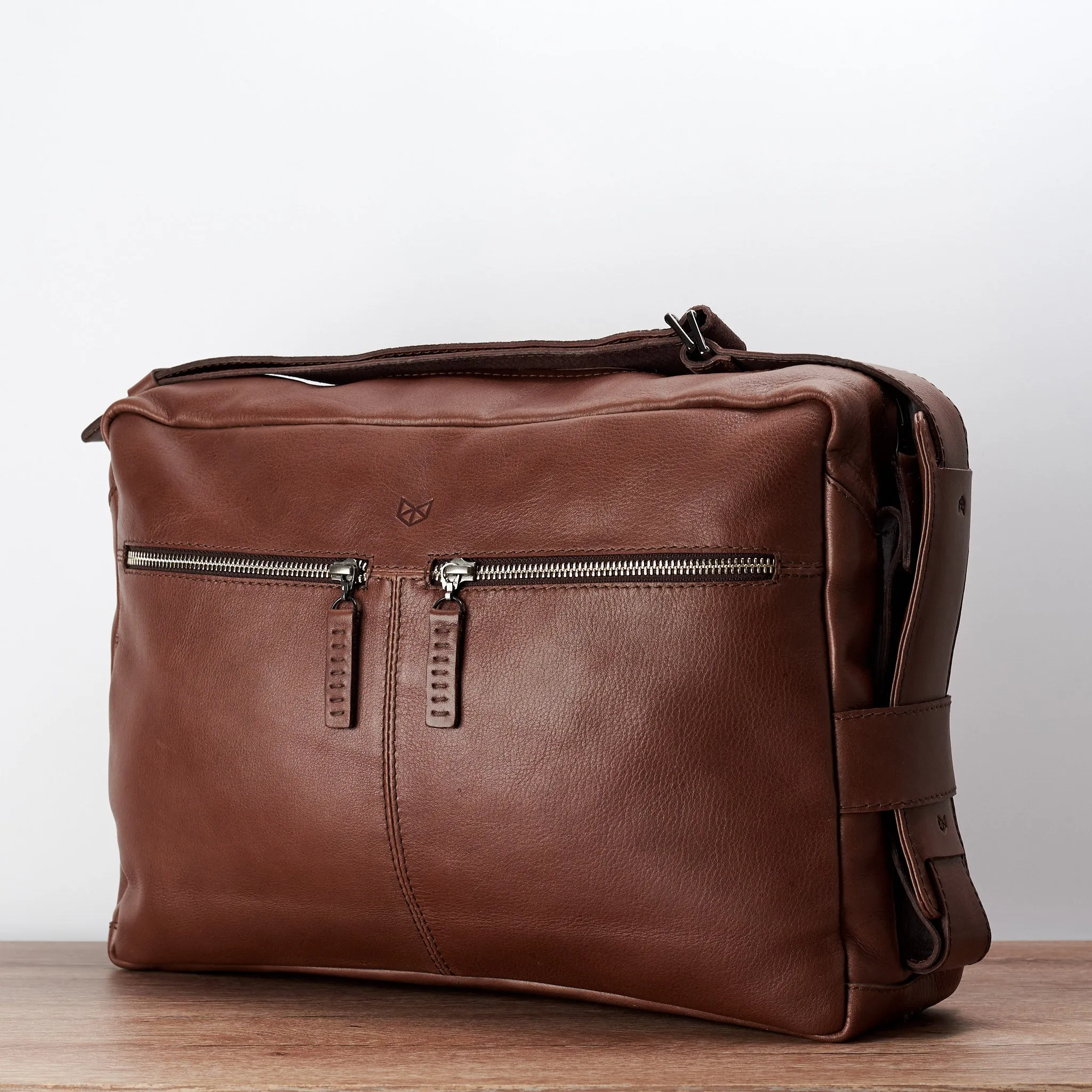 Addox Messenger Bag · Brown