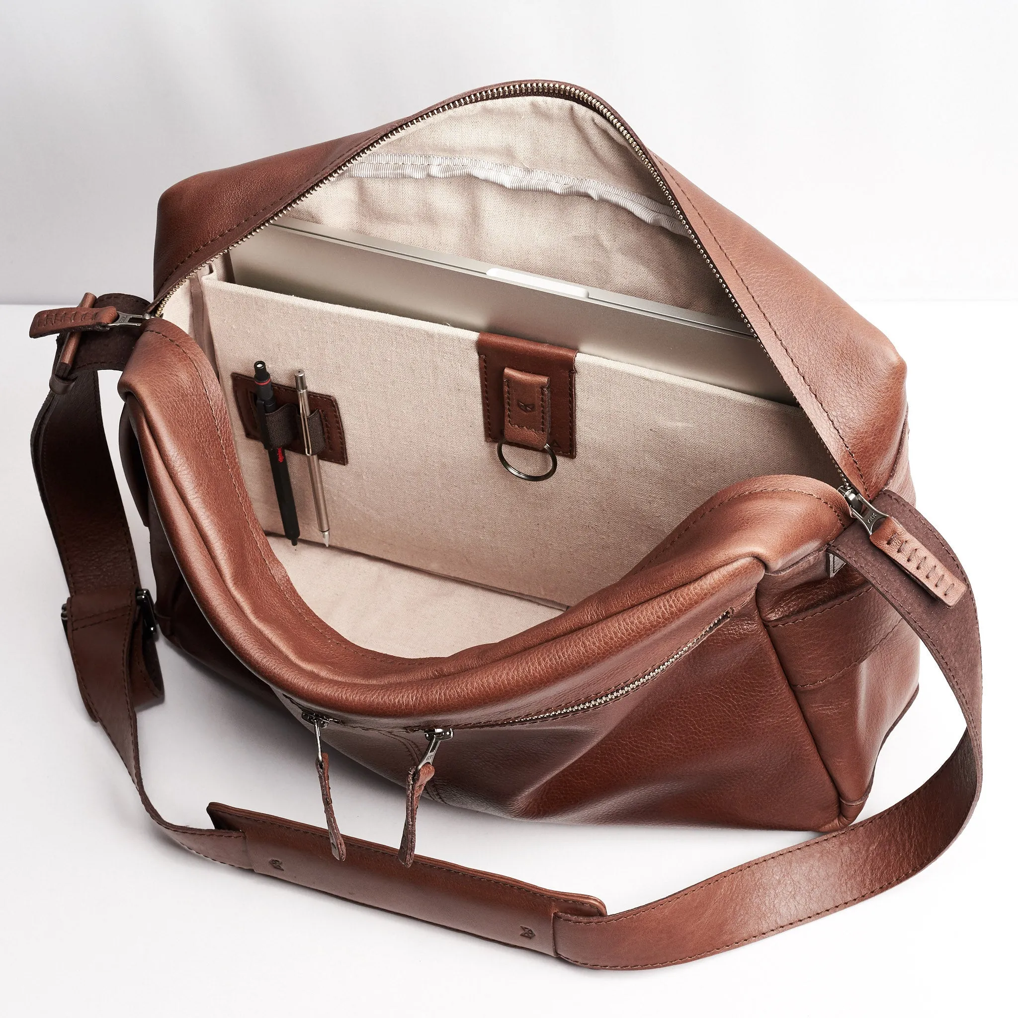 Addox Messenger Bag · Brown
