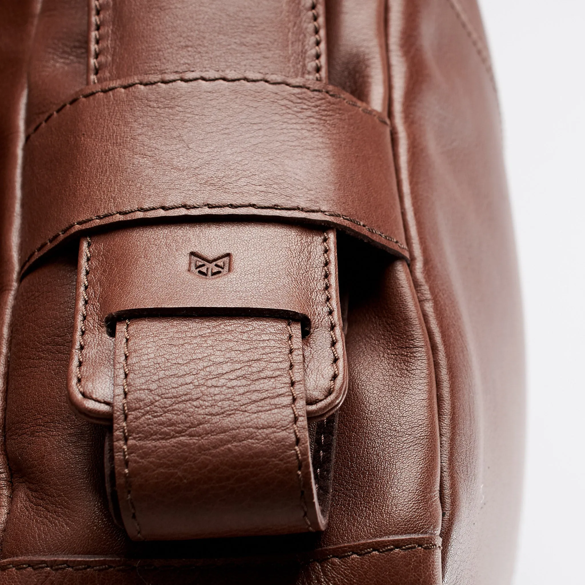 Addox Messenger Bag · Brown