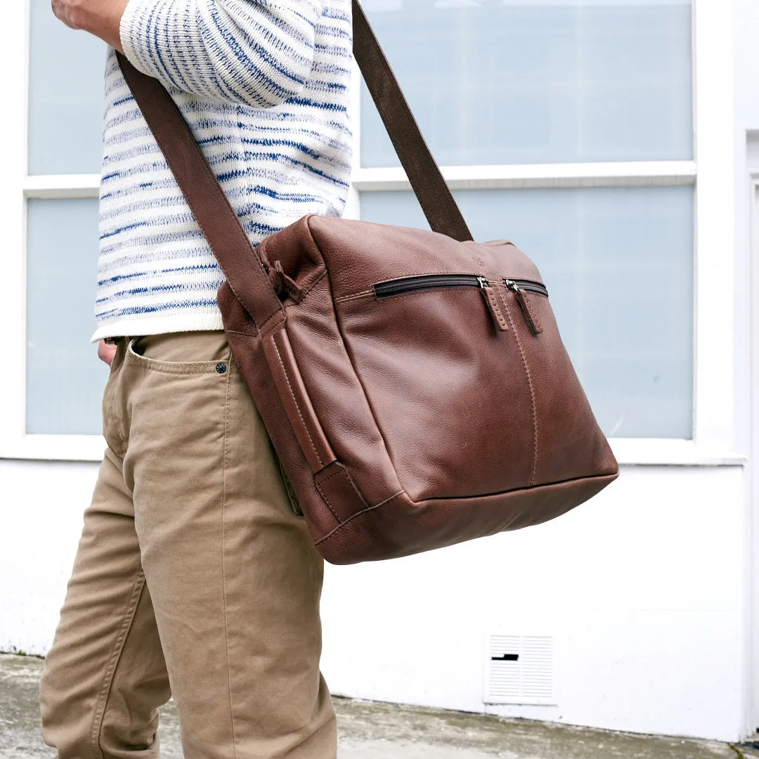 Addox Messenger Bag · Brown