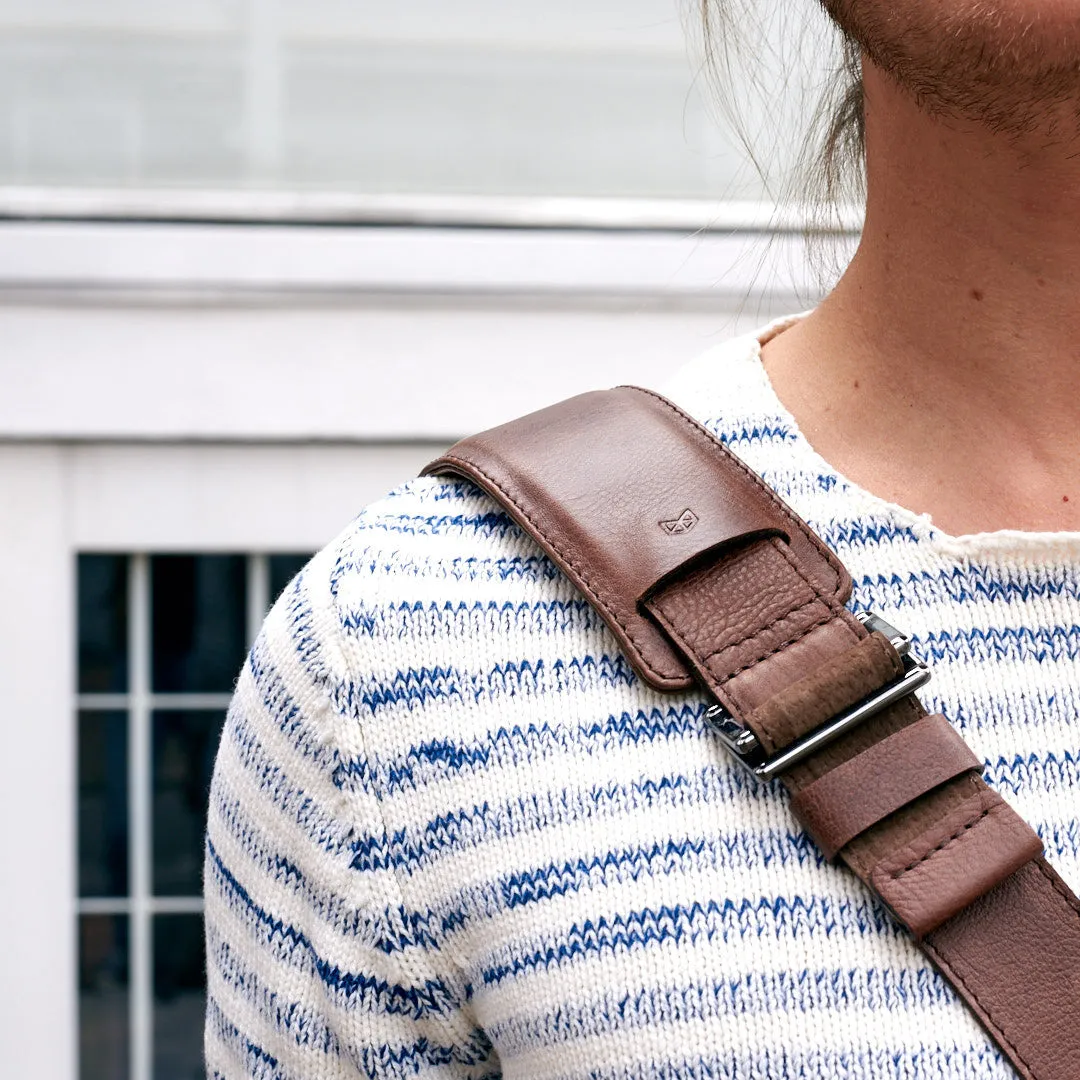 Addox Messenger Bag · Brown
