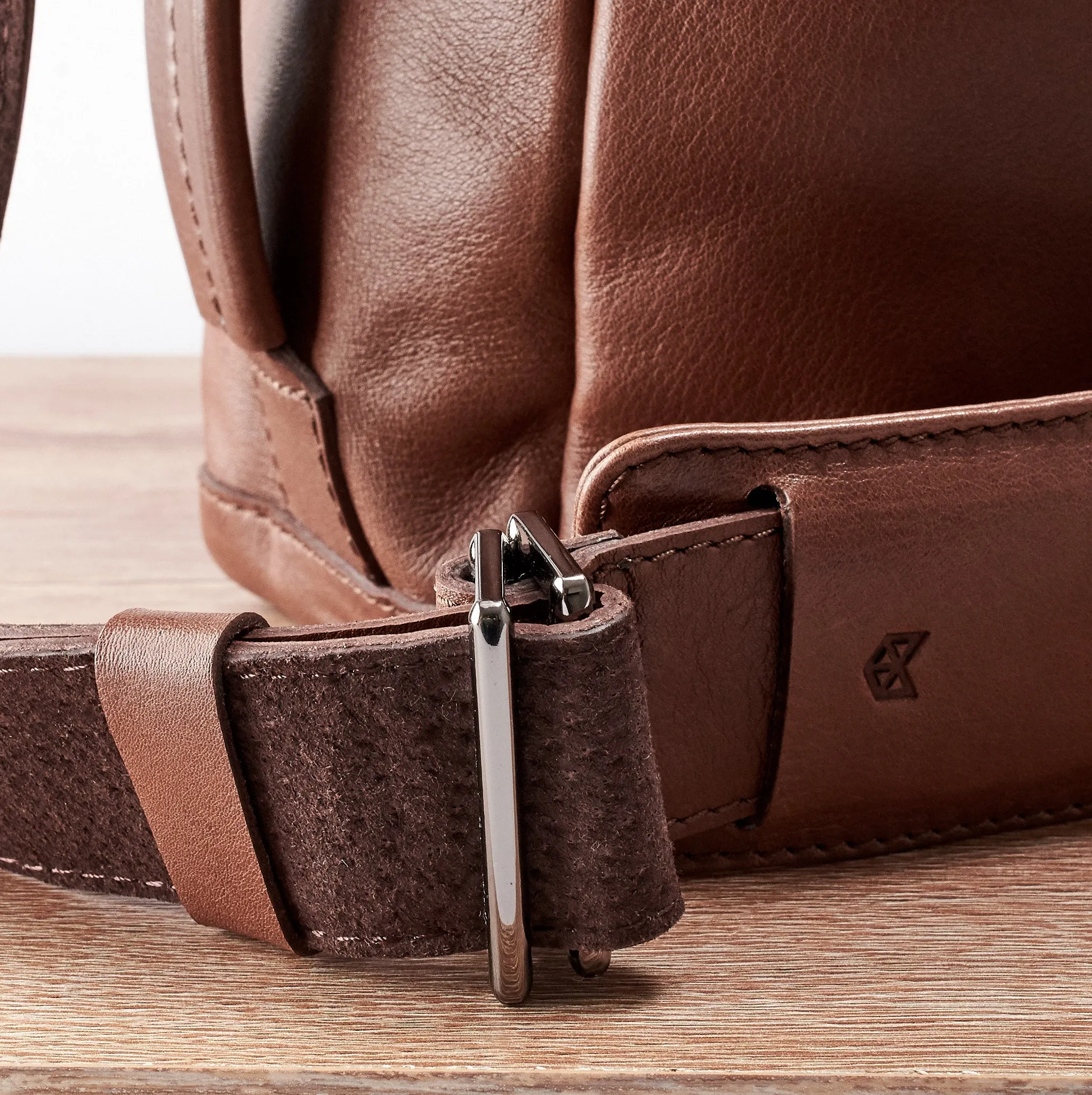 Addox Messenger Bag · Brown