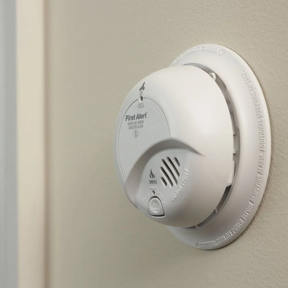 First Alert 1039807 Hardwired Smoke & Carbon Monoxide Alarm with 10-Year Battery Backup