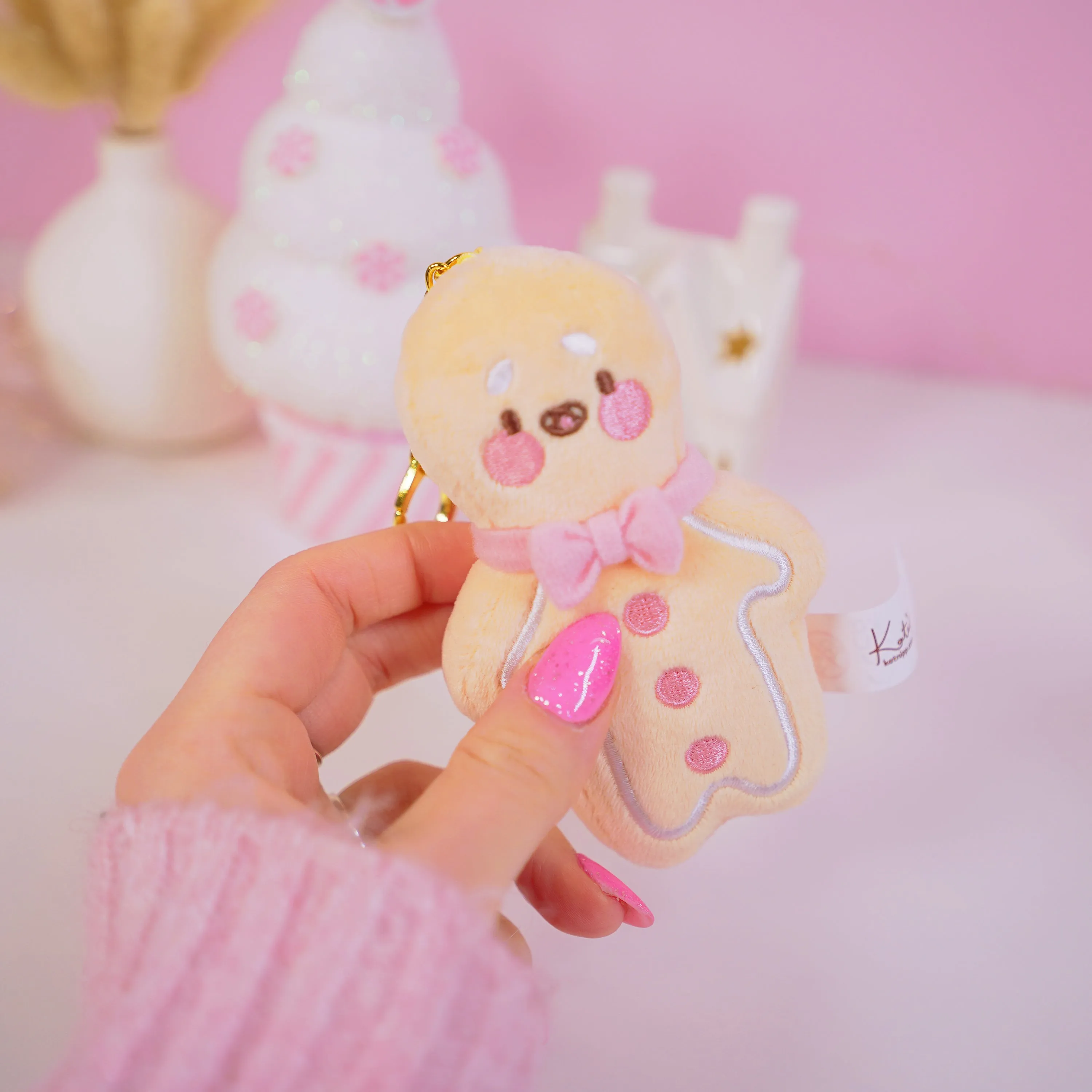 Gingie Gingerbread Kawaii Keychain Plushie | Cute Soft Toy Charm | Adorable Mini Gingerbread Ornament for Bags, Keys & Gifts