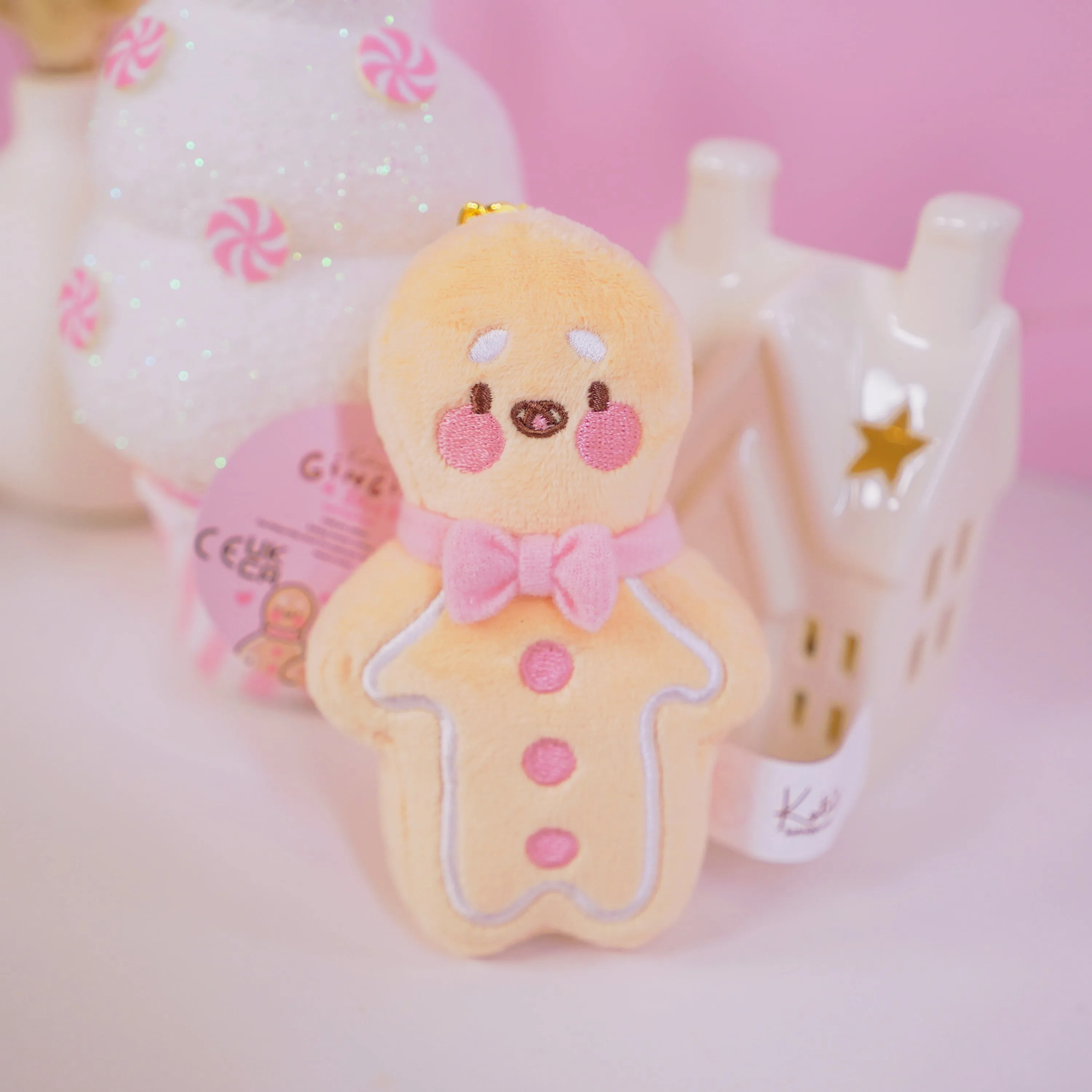 Gingie Gingerbread Kawaii Keychain Plushie | Cute Soft Toy Charm | Adorable Mini Gingerbread Ornament for Bags, Keys & Gifts