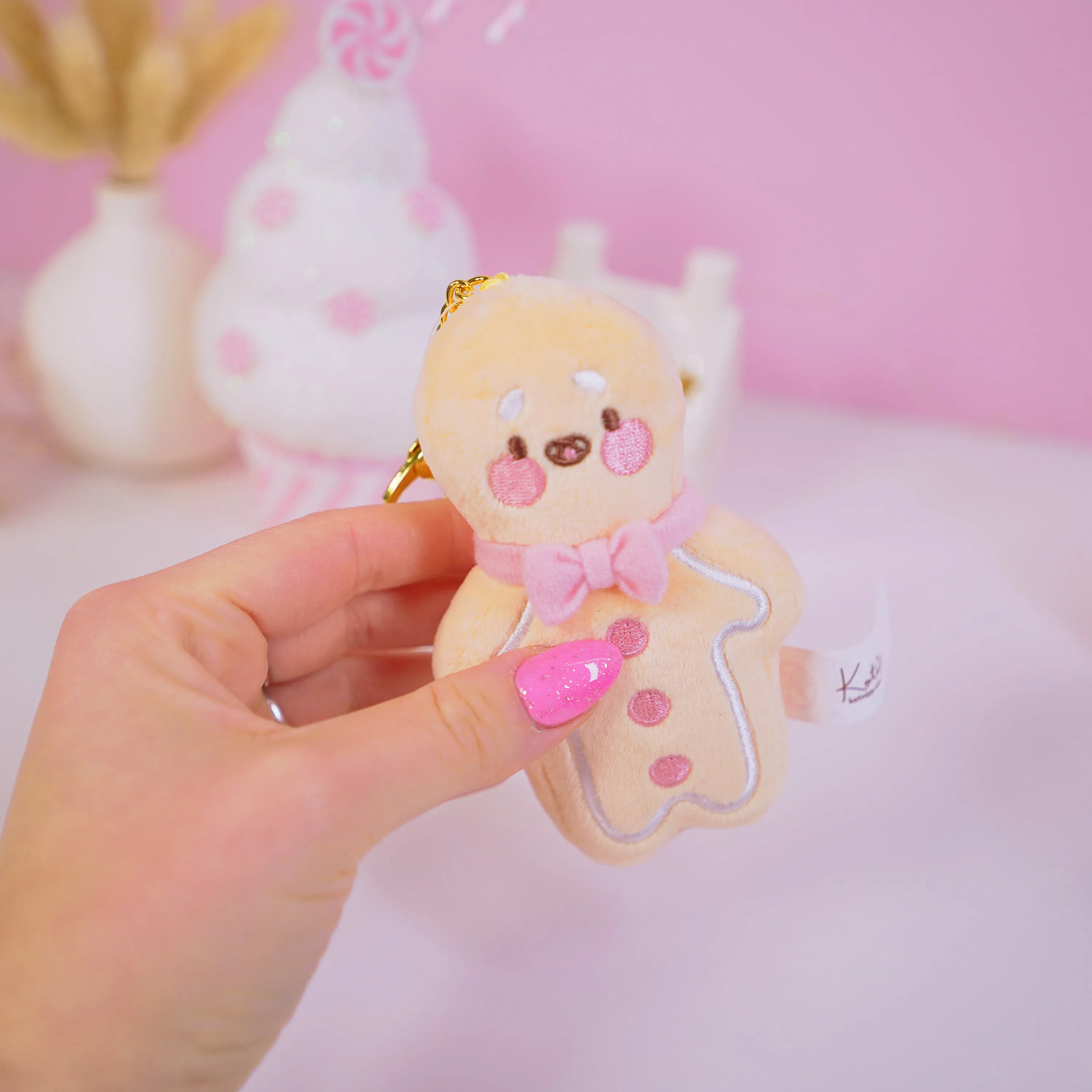 Gingie Gingerbread Kawaii Keychain Plushie | Cute Soft Toy Charm | Adorable Mini Gingerbread Ornament for Bags, Keys & Gifts
