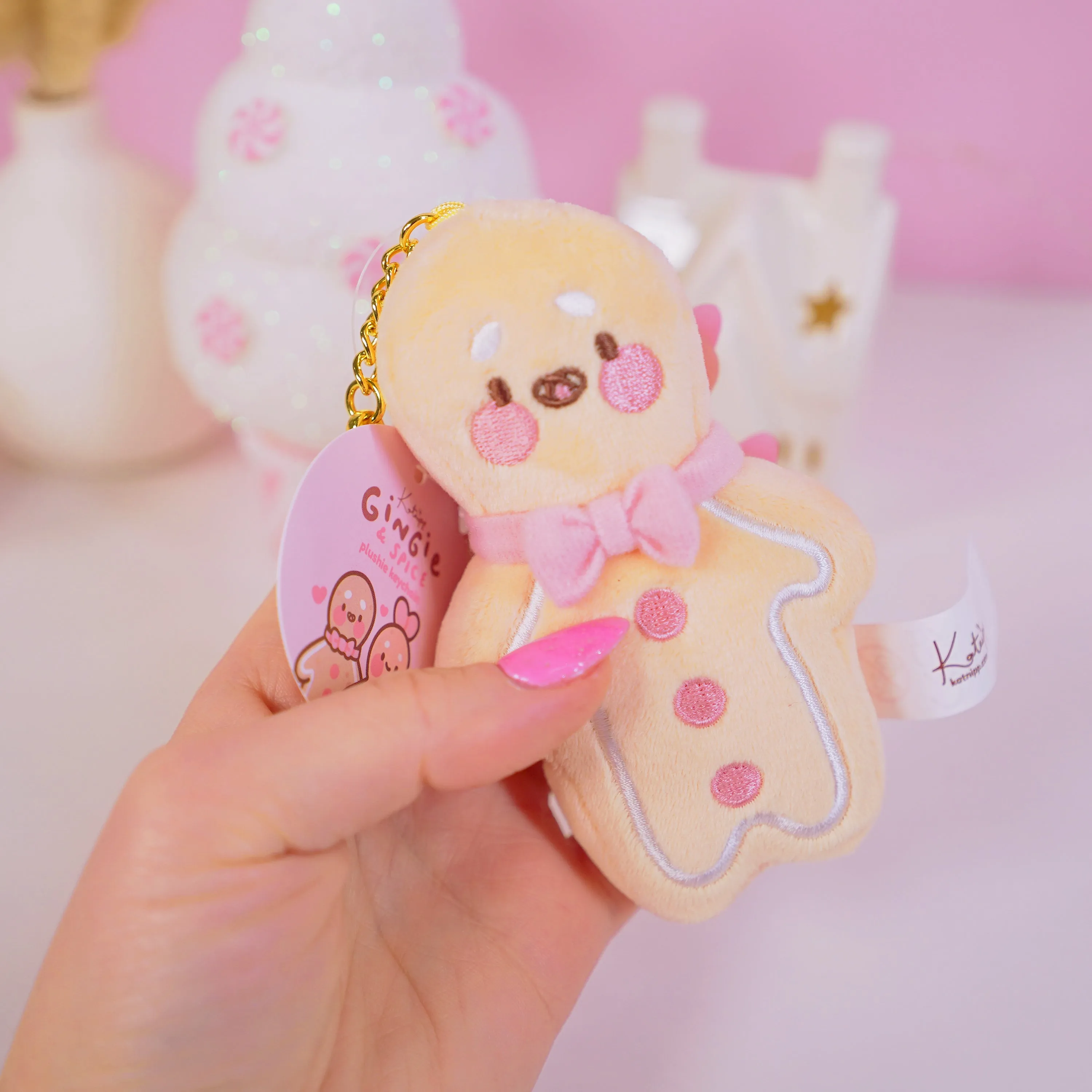 Gingie Gingerbread Kawaii Keychain Plushie | Cute Soft Toy Charm | Adorable Mini Gingerbread Ornament for Bags, Keys & Gifts