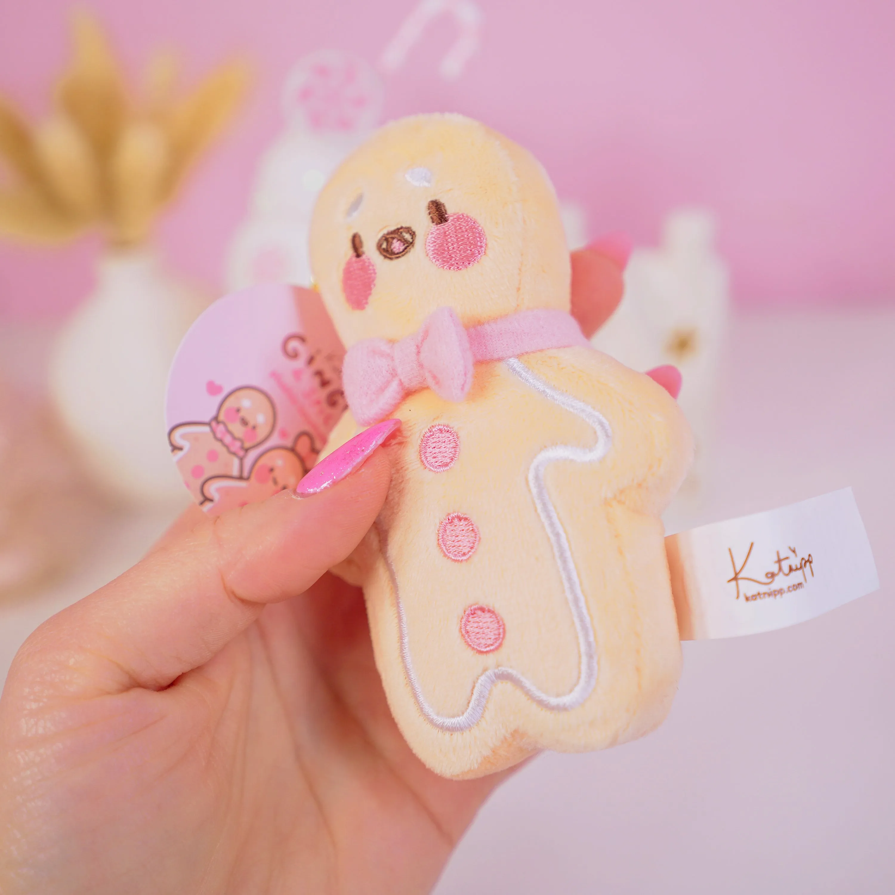 Gingie Gingerbread Kawaii Keychain Plushie | Cute Soft Toy Charm | Adorable Mini Gingerbread Ornament for Bags, Keys & Gifts